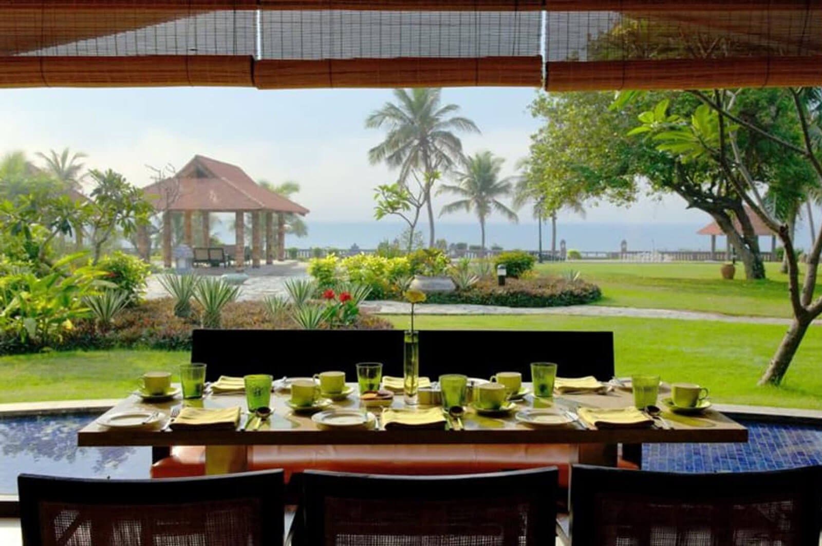 Vista Restaurant Outdoor Seating